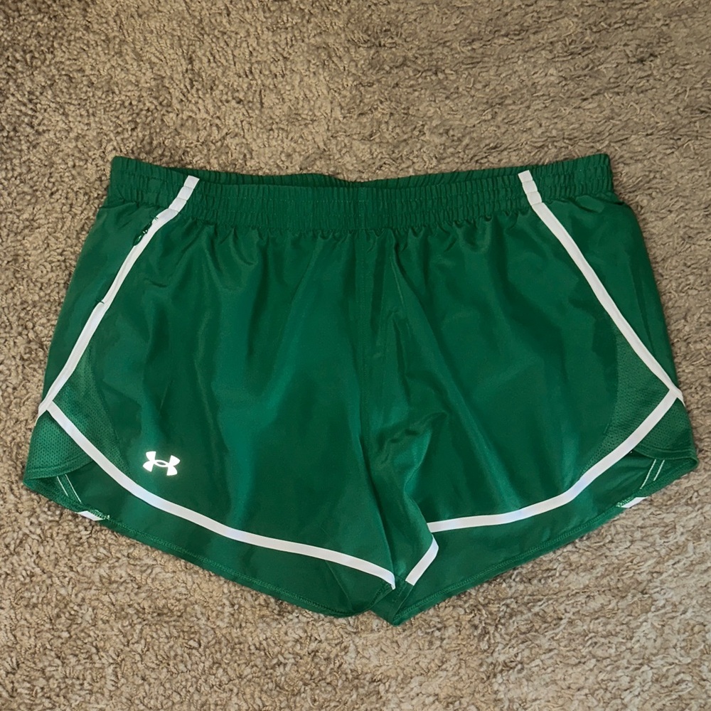 NWT Women’s Under Armour Green and White Fly-By Shorts (XL)